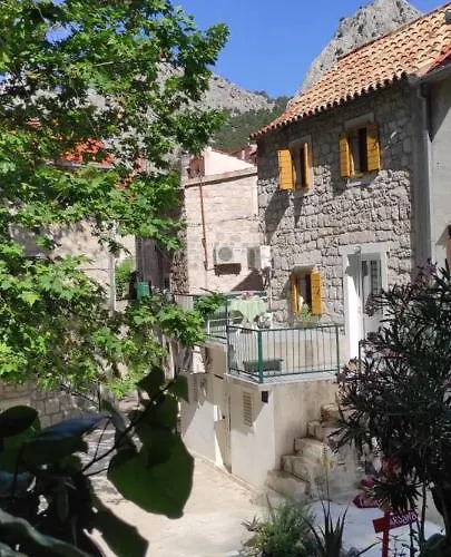 Branka Lägenhet Omiš